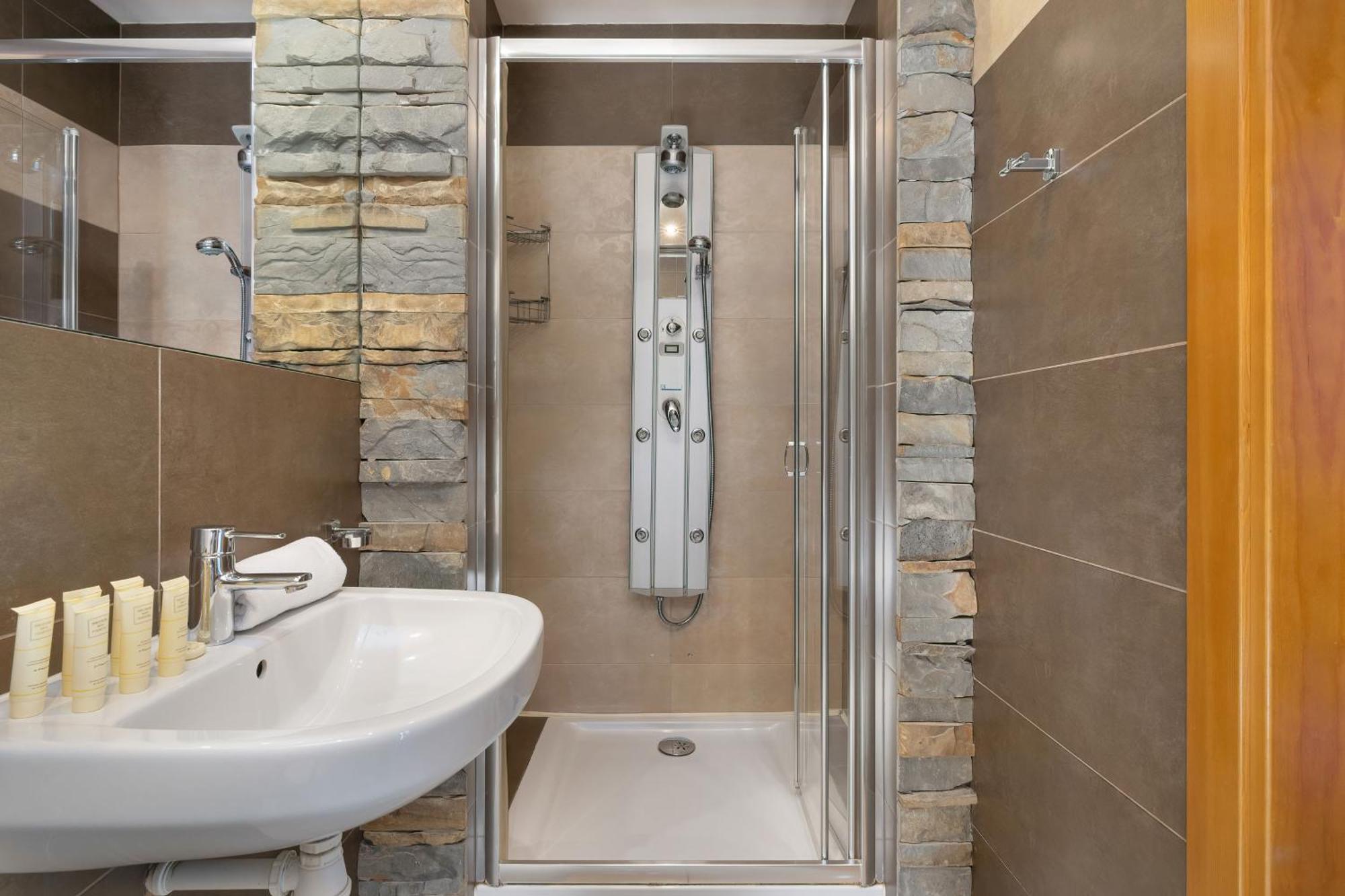Przestronne Apartamenty W Zakopanem Z Trzema Sypialniami I Parkingiem By Noclegi Renters Esterno foto