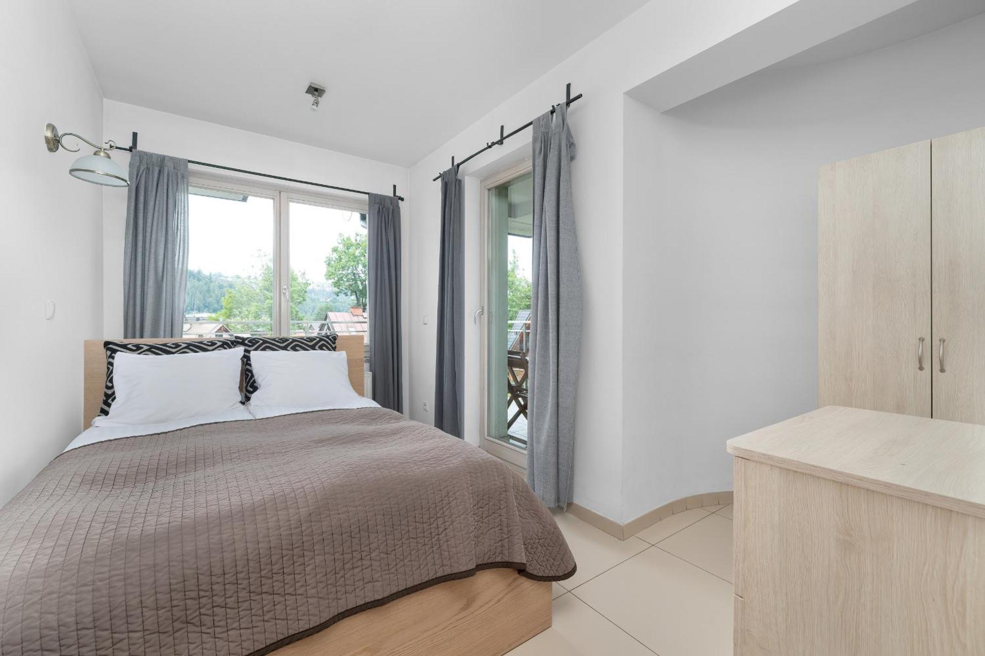 Przestronne Apartamenty W Zakopanem Z Trzema Sypialniami I Parkingiem By Noclegi Renters Esterno foto